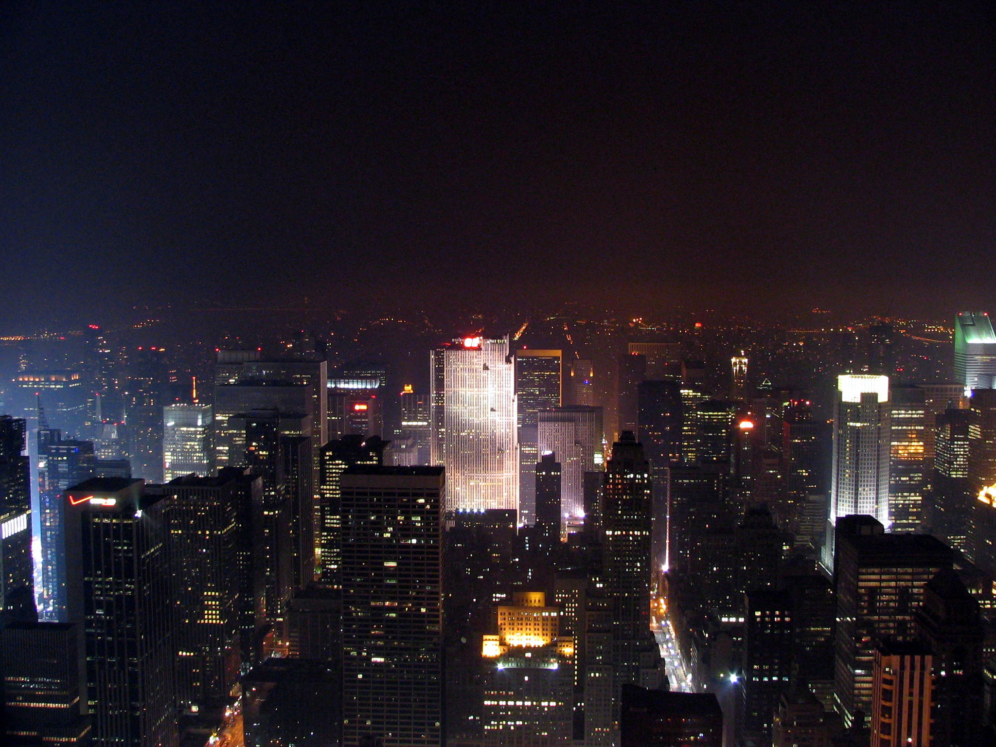 Empire state building at night 37.jpg